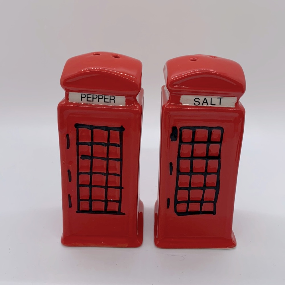 UK Red London Telephone Box Salt and Pepper Shaker Set!